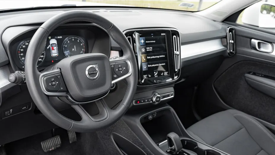 VOLVO XC40 XC40 T3 Momentum Pro aut