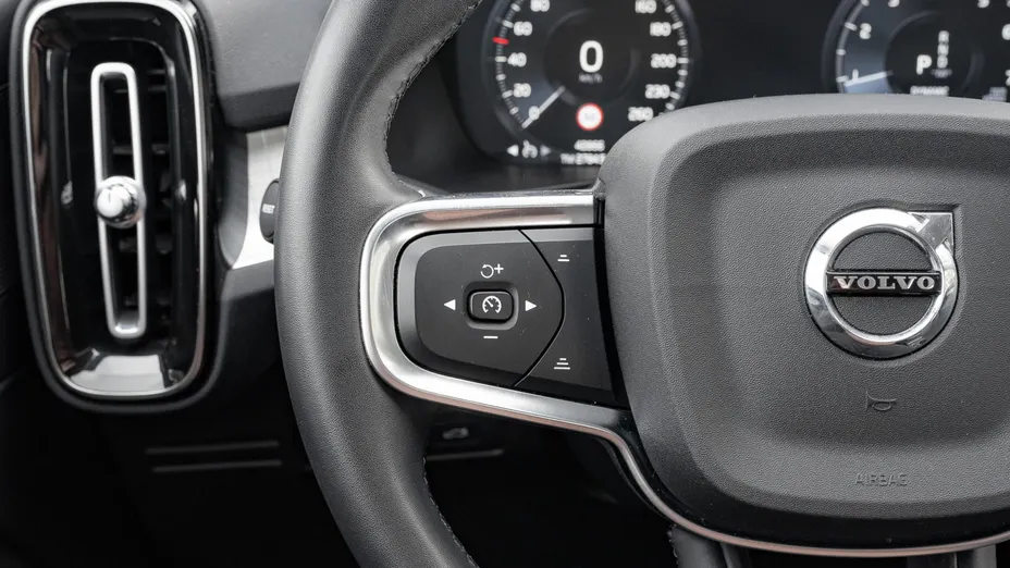 VOLVO XC40 XC40 T3 Momentum Pro aut