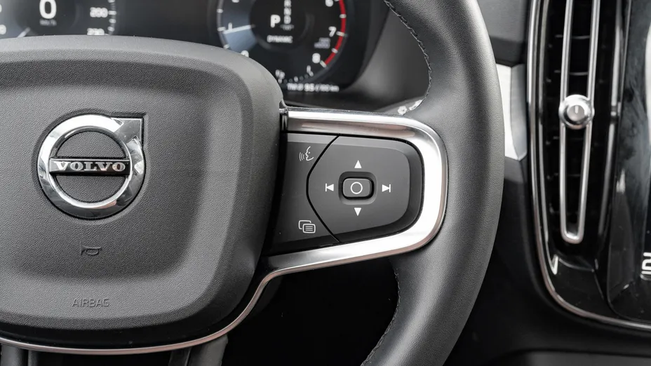 VOLVO XC40 XC40 T3 Momentum Pro aut