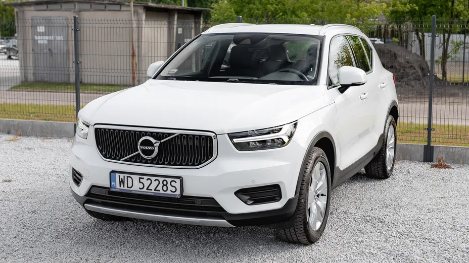 VOLVO XC40 XC40 T3 Momentum Pro aut