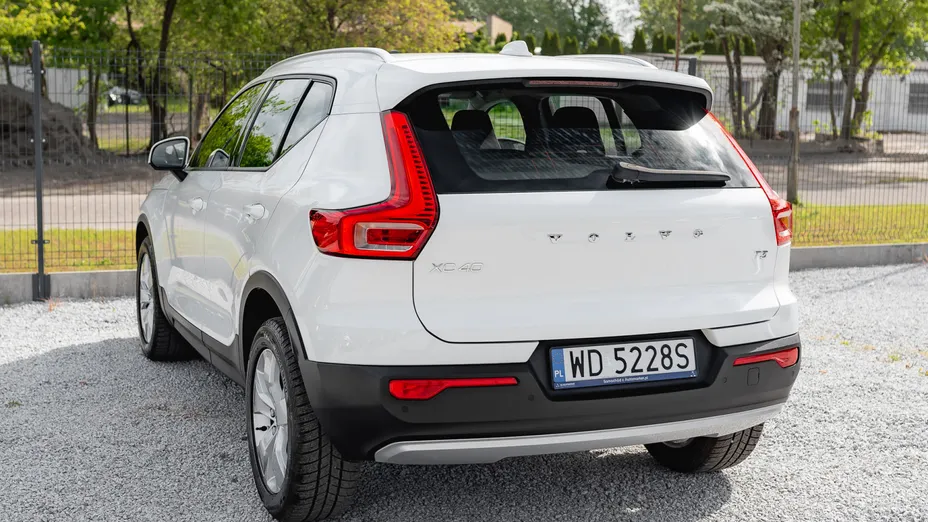 VOLVO XC40 XC40 T3 Momentum Pro aut