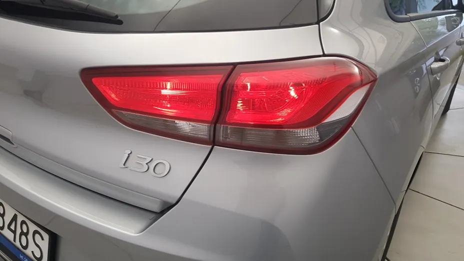 HYUNDAI i30 i30 1.0 T-GDI Modern