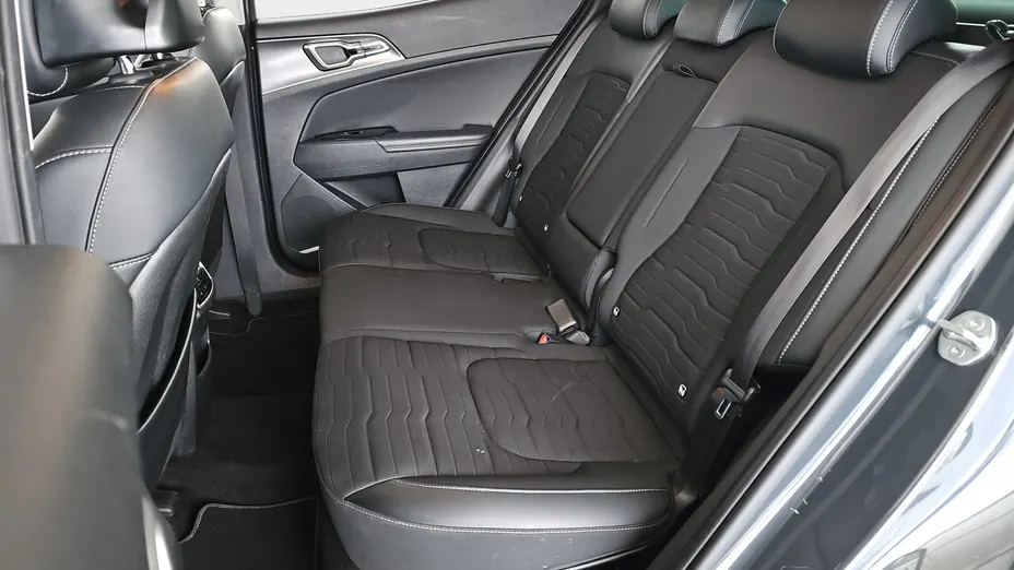 KIA Sportage Sportage 1.6 T-GDI HEV Business Line 4WD aut