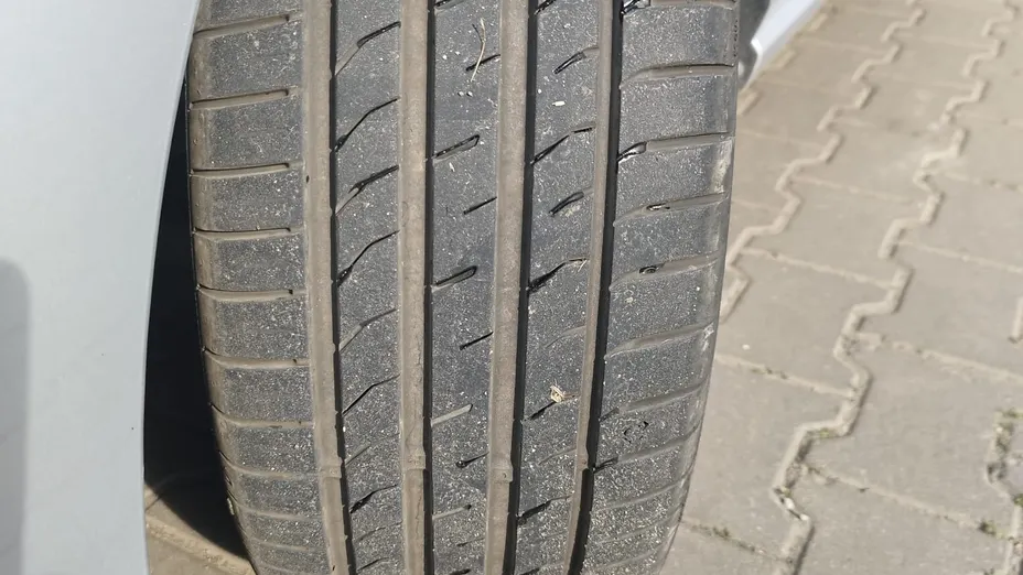 VOLKSWAGEN Polo -