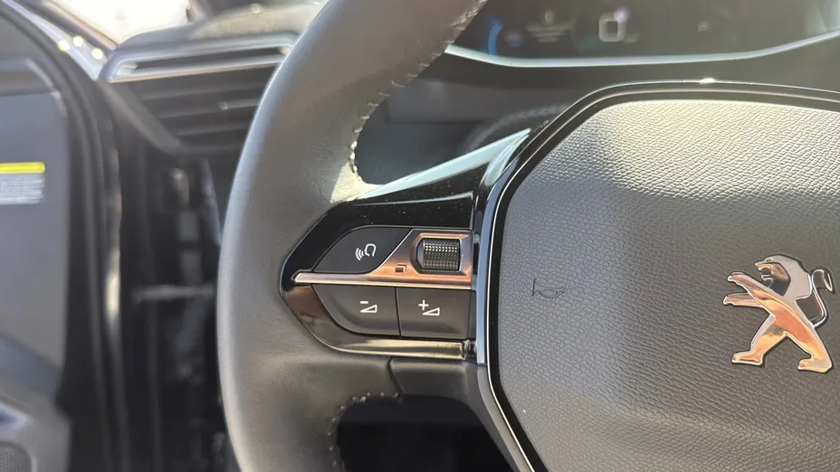 PEUGEOT 2008 e-2008 Allure Pack