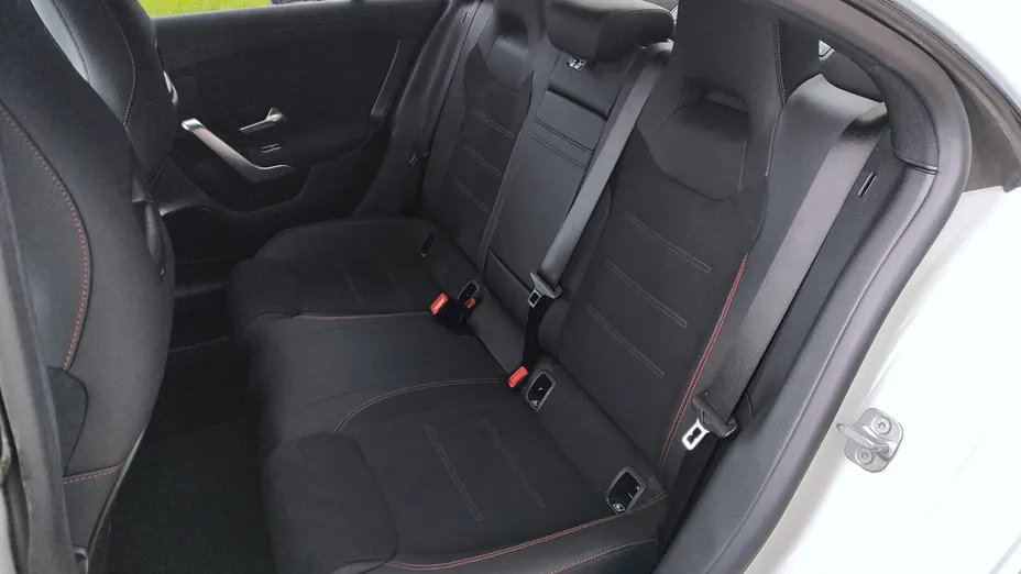 MERCEDES-BENZ CLA CLA 200 AMG Line 7G-DCT