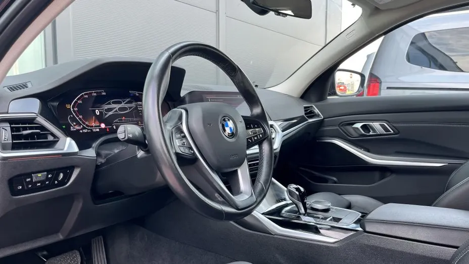 BMW Seria 3 320d xDrive Sport Line aut