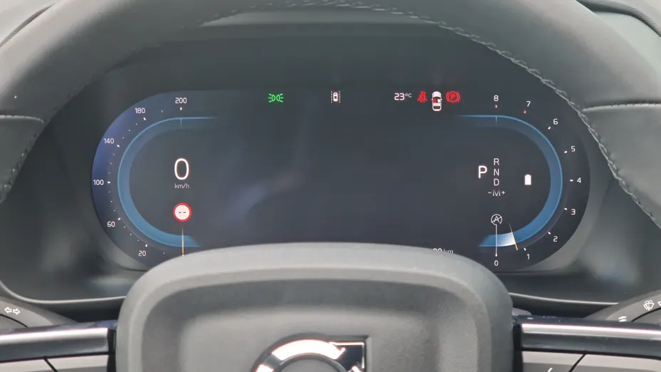 VOLVO XC40 XC40 B3 Plus Dark aut