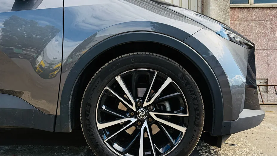 TOYOTA C-HR C-HR 1.8 Hybrid Executive