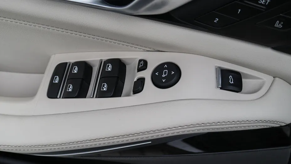 BMW X5 X5 M60i mHEV sport-aut