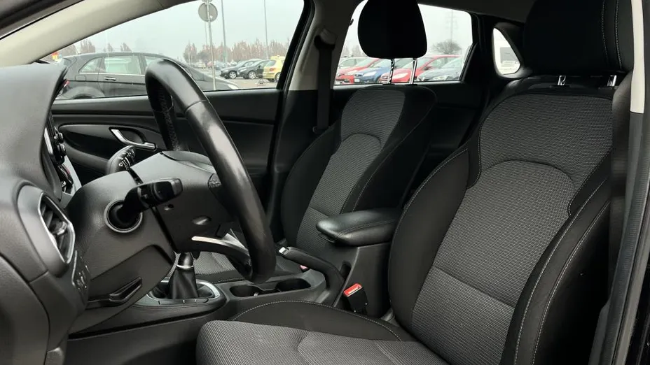 HYUNDAI i30 i30 1.5 DPI Classic +