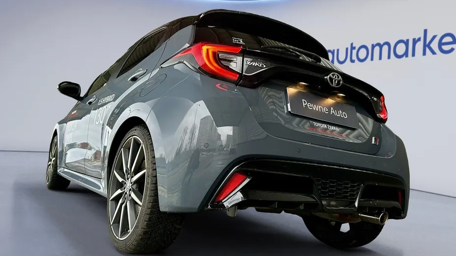 TOYOTA Yaris Yaris Hybrid 1.5 GR Sport