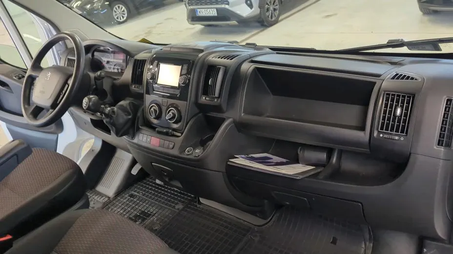PEUGEOT Boxer Boxer 335 BlueHDi L3H2 Premium
