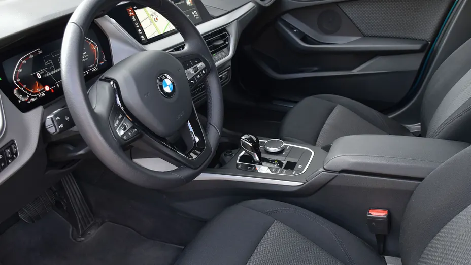BMW Seria 1 118i Advantage aut