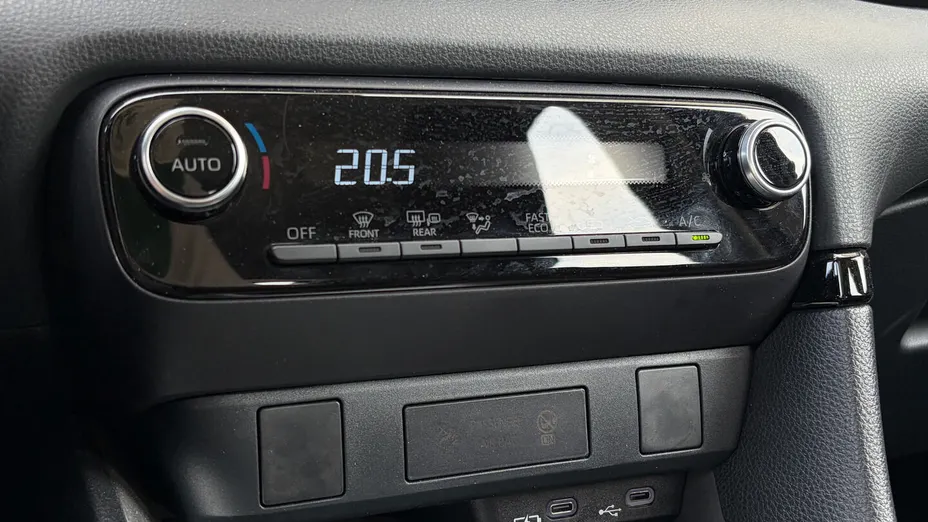 TOYOTA Yaris Yaris Hybrid 1.5 Comfort