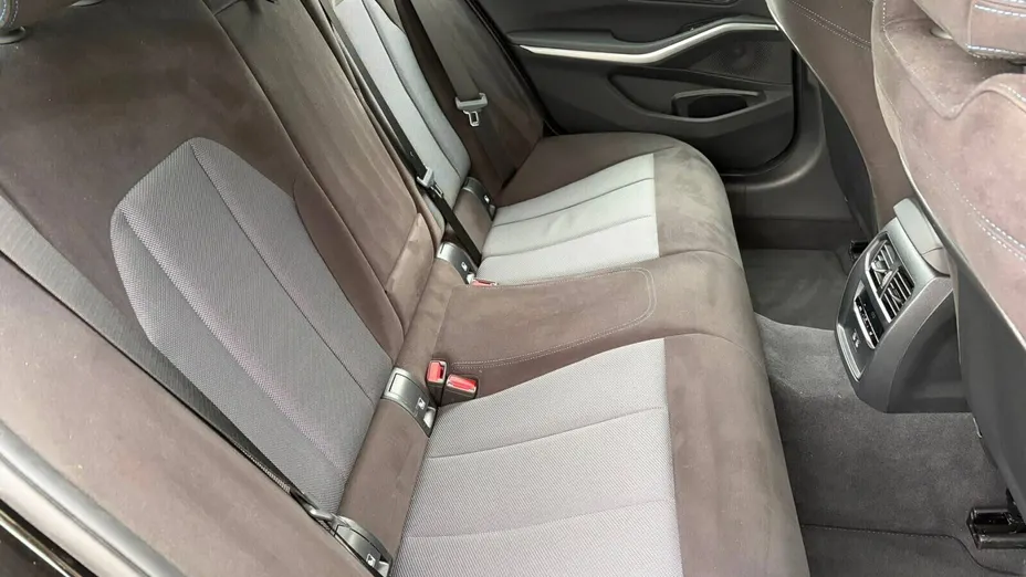 BMW Seria 3 330i xDrive M Sport aut