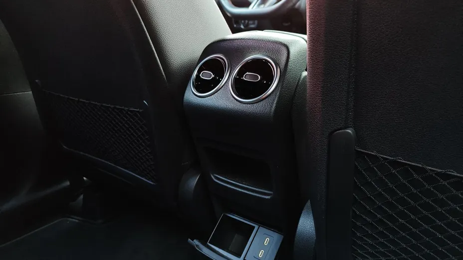 MERCEDES-BENZ GLB GLB 200 AMG Line 7G-DCT