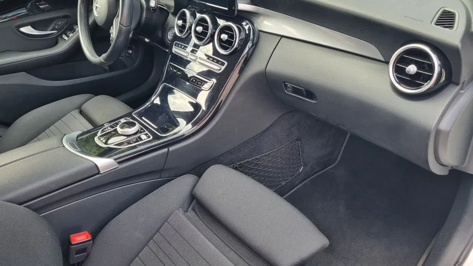 MERCEDES-BENZ C Klasa C 200 9G-TRONIC