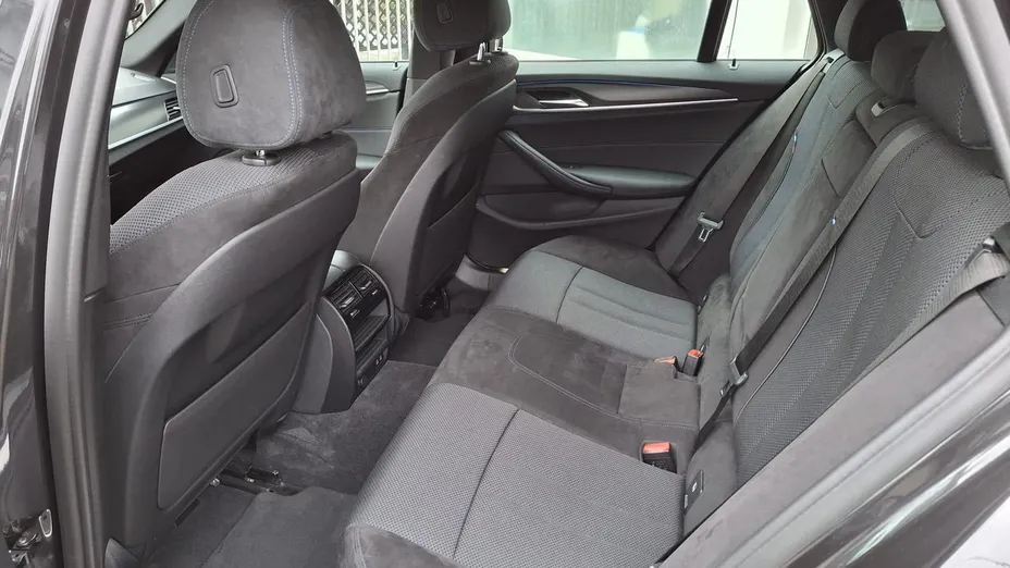 BMW Seria 5 530e xDrive M Sport sport-aut