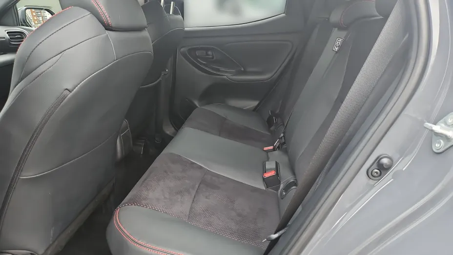 TOYOTA Yaris Yaris Hybrid 1.5 GR Sport