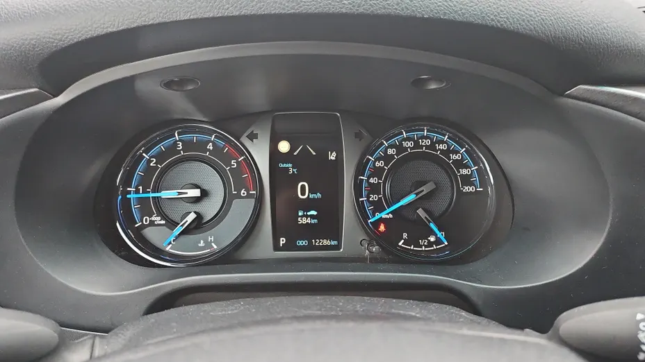 TOYOTA HiLux Hilux 2.8 D-4D mHEV Double Cab Invincible 4x4 aut