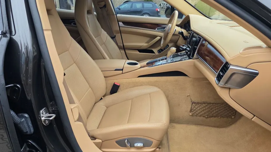 PORSCHE Panamera Panamera 4