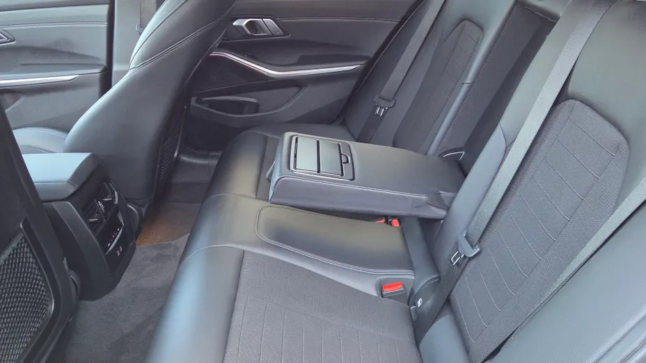 BMW Seria 3 320d xDrive Sport Line aut