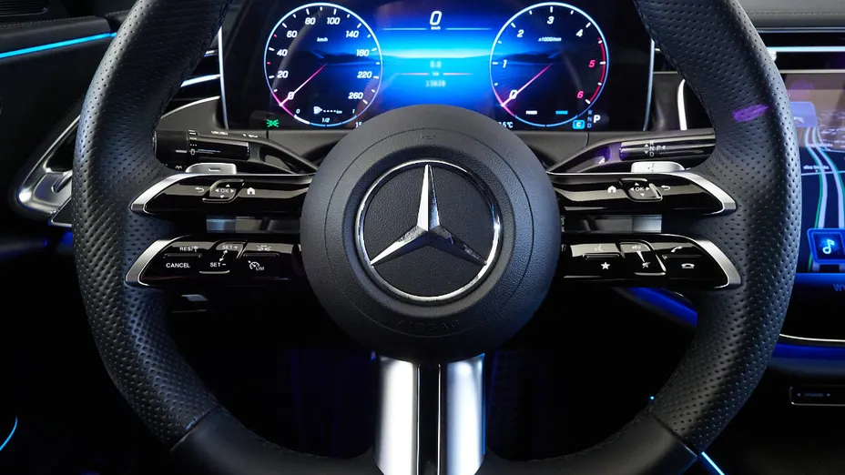 MERCEDES-BENZ E Klasa E 220 d mHEV 4-Matic AMG 9G-Tronic