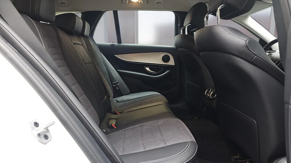 MERCEDES-BENZ E Klasa E 220 d 4-Matic