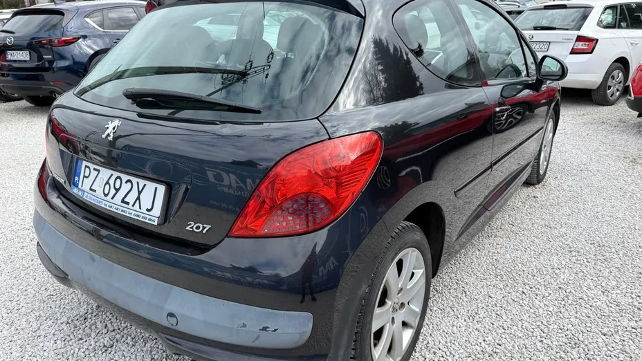 PEUGEOT 207 -