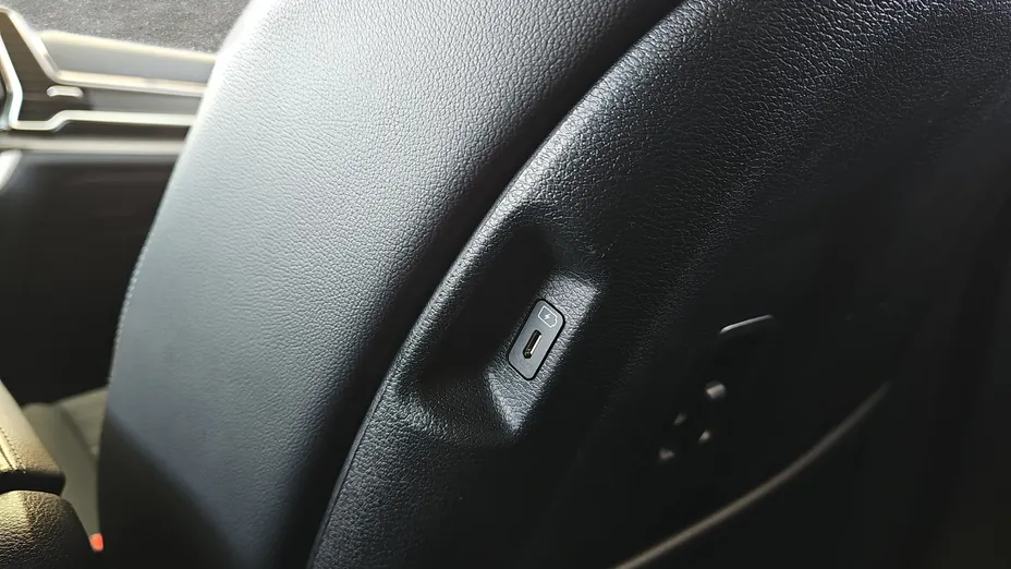 KIA Sportage Sportage 1.6 T-GDI HEV Business Line 4WD aut