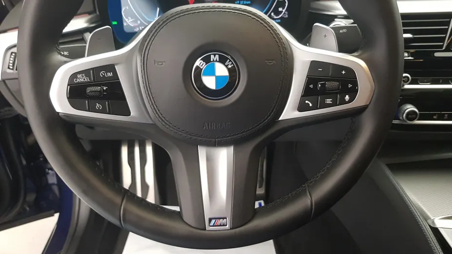 BMW Seria 5 530e iPerformance xDrive M Sport sport-aut