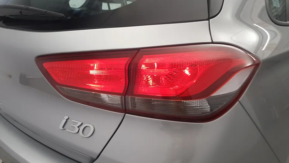 HYUNDAI i30 i30 1.0 T-GDI Modern