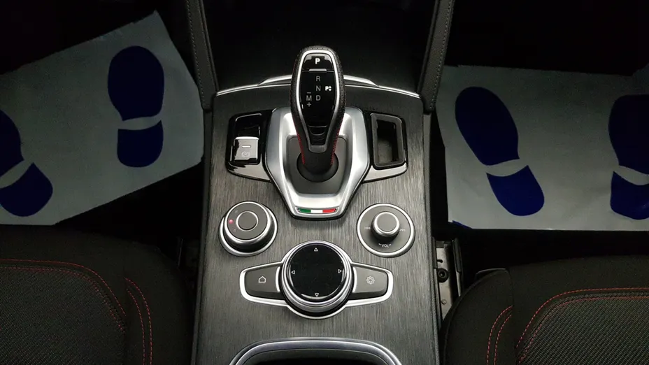 ALFA ROMEO Stelvio Stelvio 2.0 Turbo Business Q4 aut