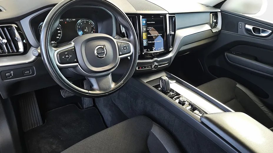 VOLVO XC60 XC60 B5 B AWD Momentum Pro aut