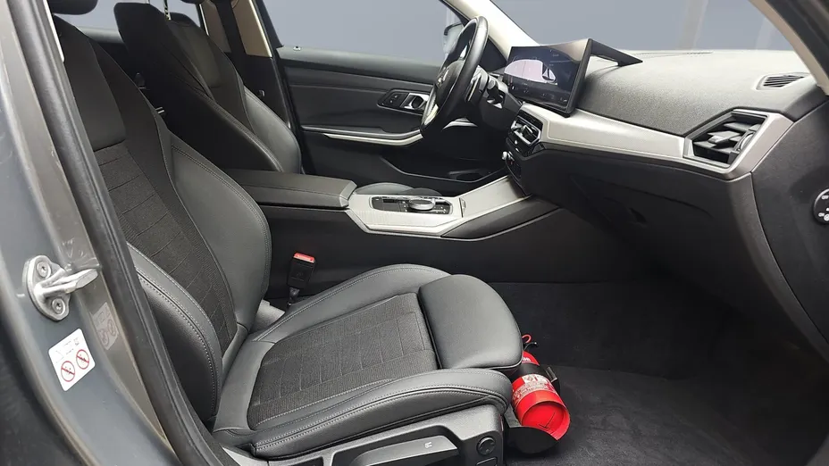 BMW Seria 3 330i xDrive aut
