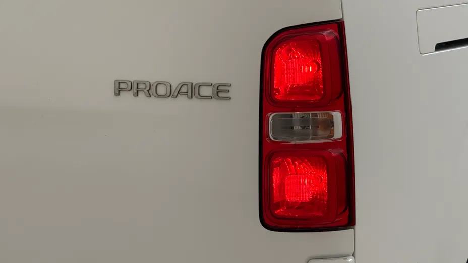 TOYOTA Proace Proace Kombi 2.0 D-4D Long 2,8t