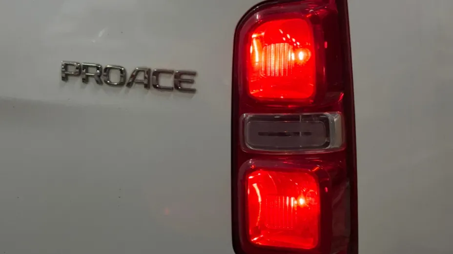 TOYOTA Proace Proace Kombi 2.0 D-4D Long 2,8t