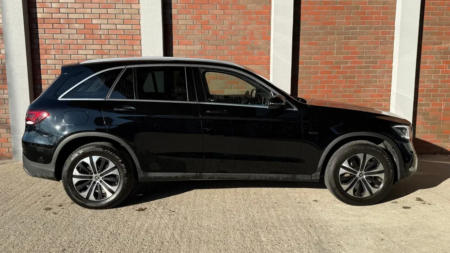 MERCEDES-BENZ GLC GLC 300 e 4-Matic