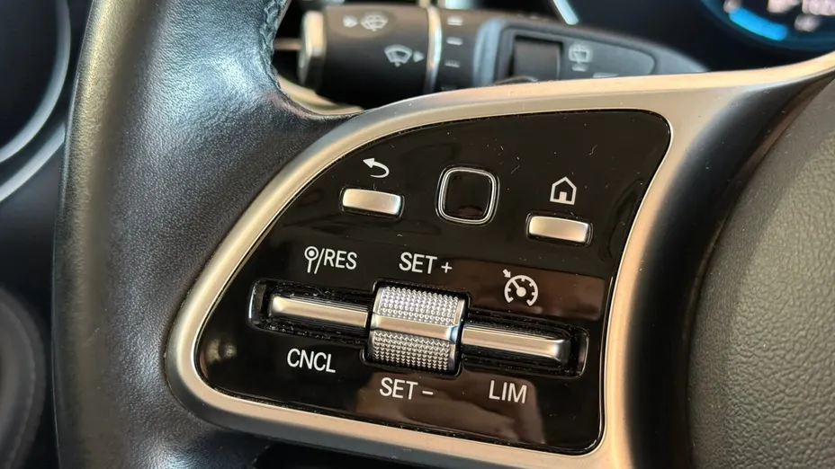 MERCEDES-BENZ GLC GLC 300 e 4-Matic