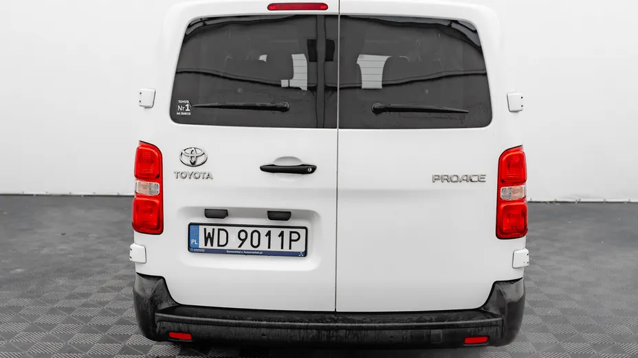 TOYOTA Proace Proace Kombi 2.0 D-4D Long 2,8t
