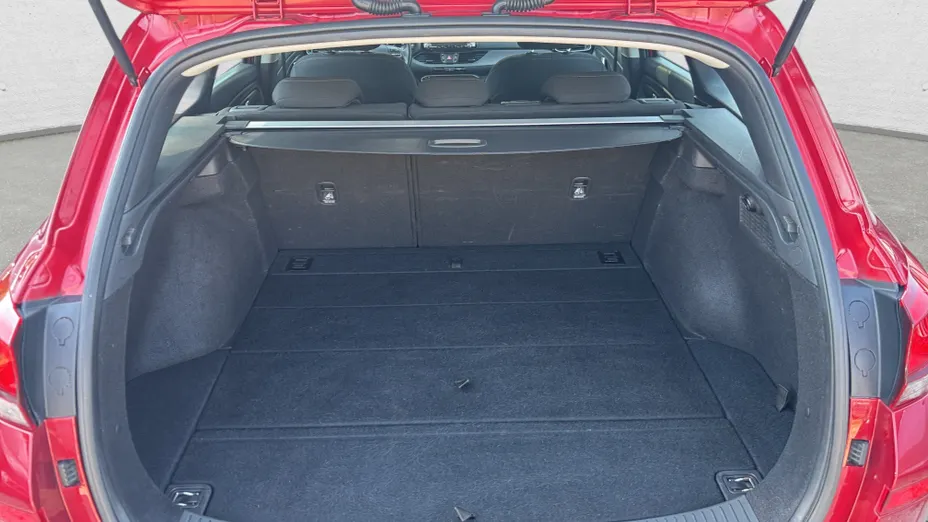 HYUNDAI i30 i30 1.5 DPI Classic +