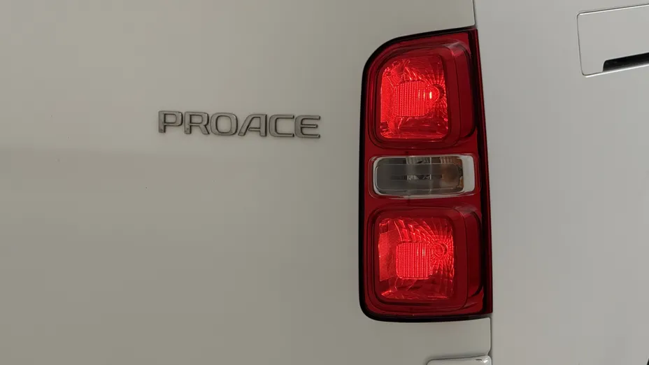 TOYOTA Proace Proace Kombi 2.0 D-4D Long 2,8t