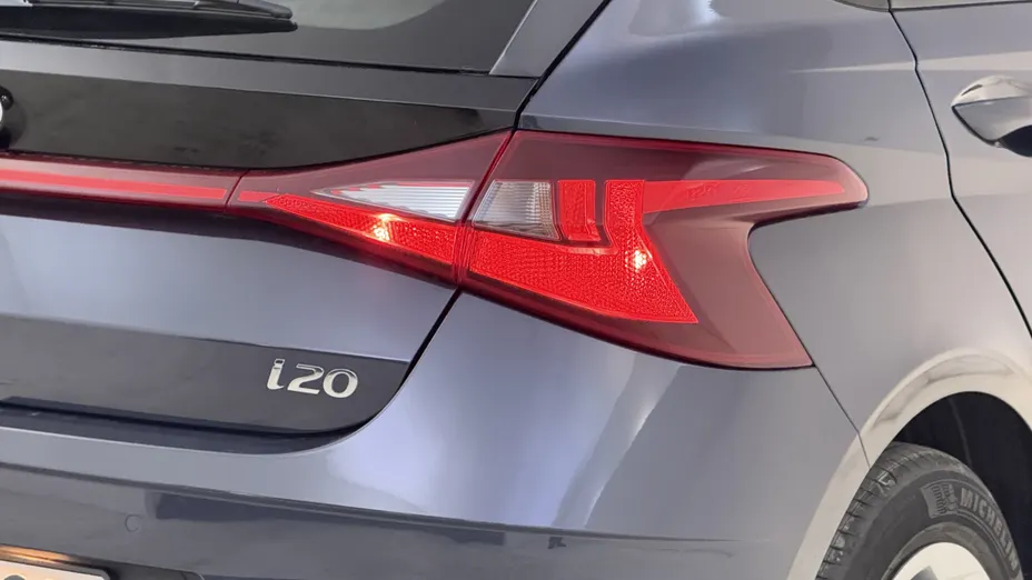 HYUNDAI i20 i20 1.2 Pure