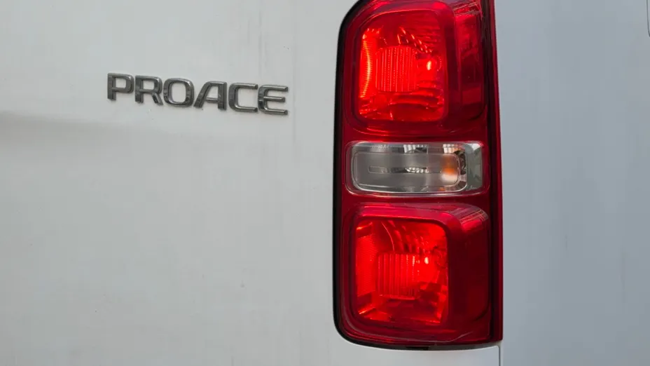 TOYOTA Proace Proace Kombi 2.0 D-4D Long 2,8t