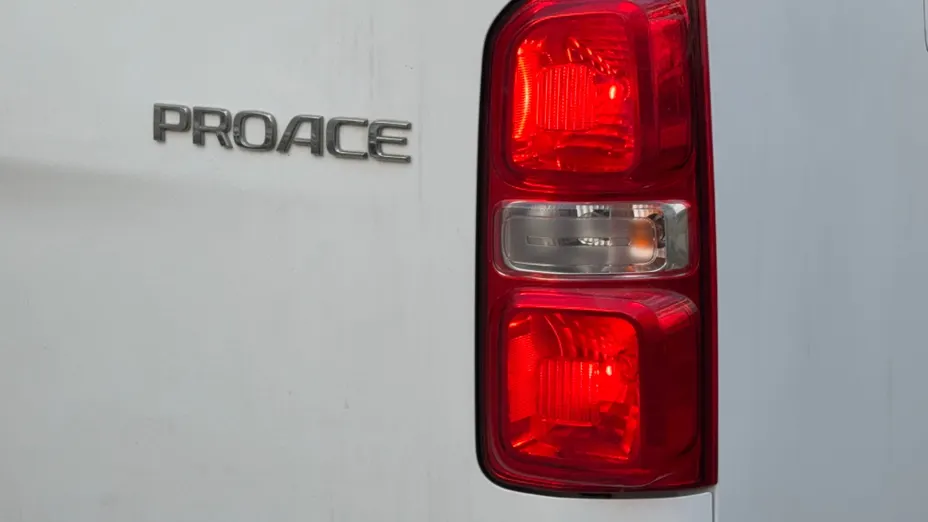 TOYOTA Proace Proace Kombi 2.0 D-4D Long 2,8t