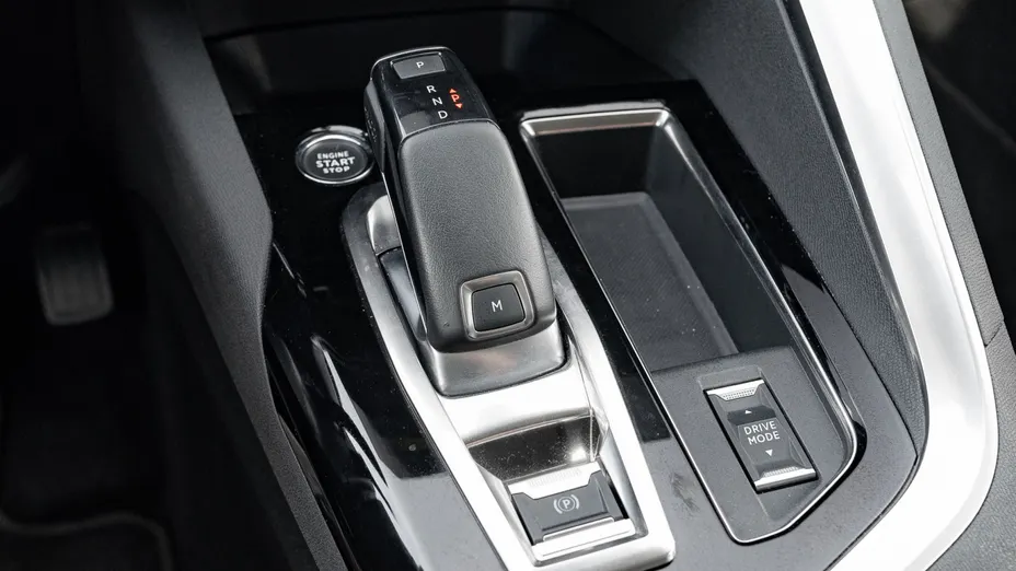 PEUGEOT 3008 3008 1.2 PureTech Allure Pack S&S EAT8