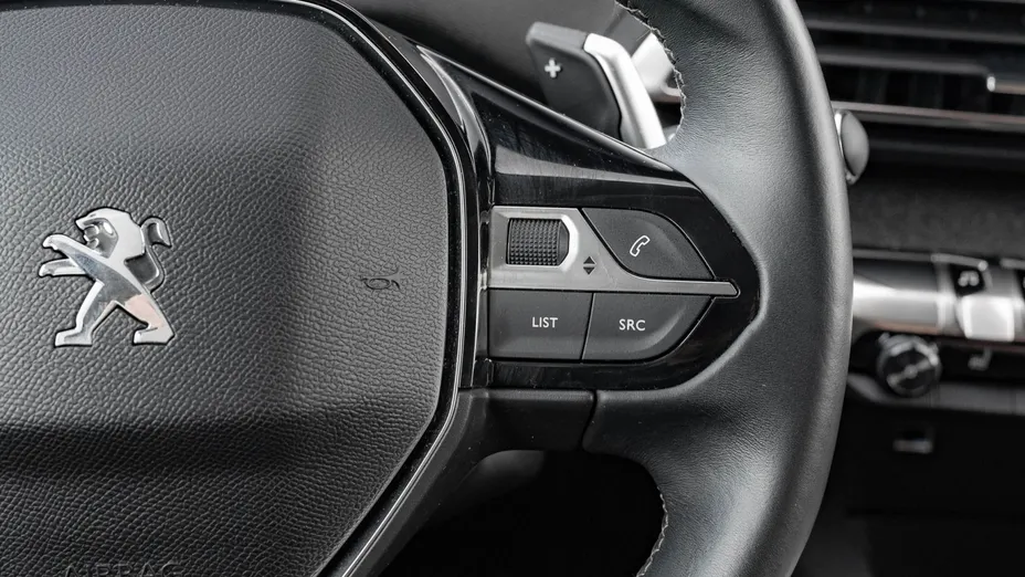 PEUGEOT 3008 3008 1.2 PureTech Allure Pack S&S EAT8