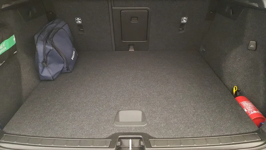 VOLVO XC40 XC40 T5 Plug-In Hybrid R-Design aut