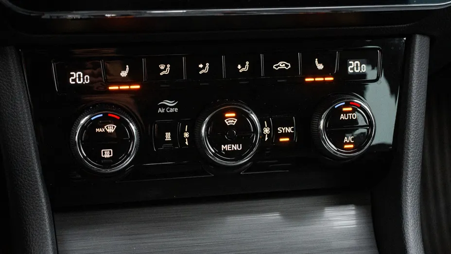 SKODA Superb Superb 2.0 TSI 4x4 Style DSG